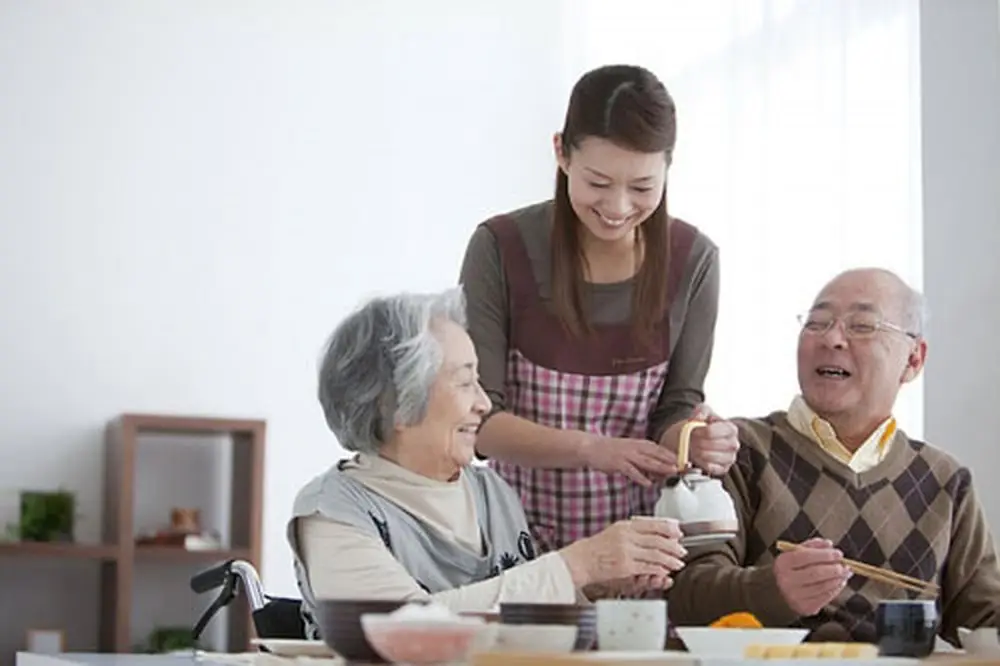 การดแลพอแม ดแลครอบครว ถอเปนการสรางบญทยงใหญในชวต